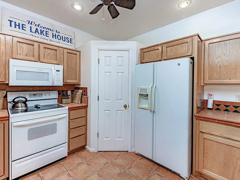 3921 Aloha Ln — Photo 45