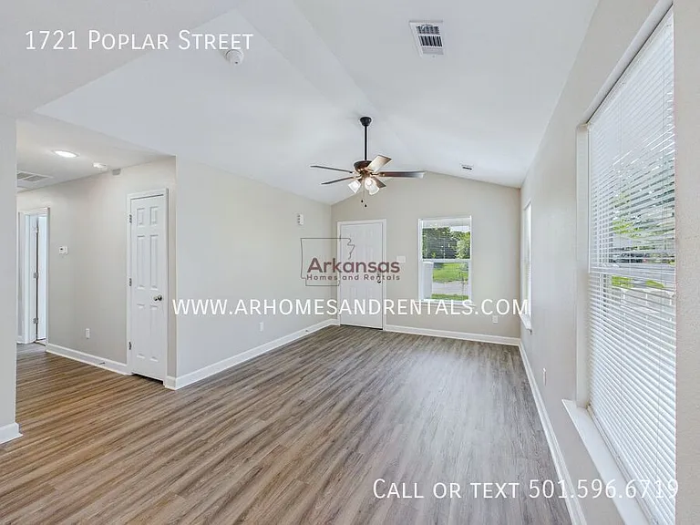 1721 N Poplar St — Photo 2