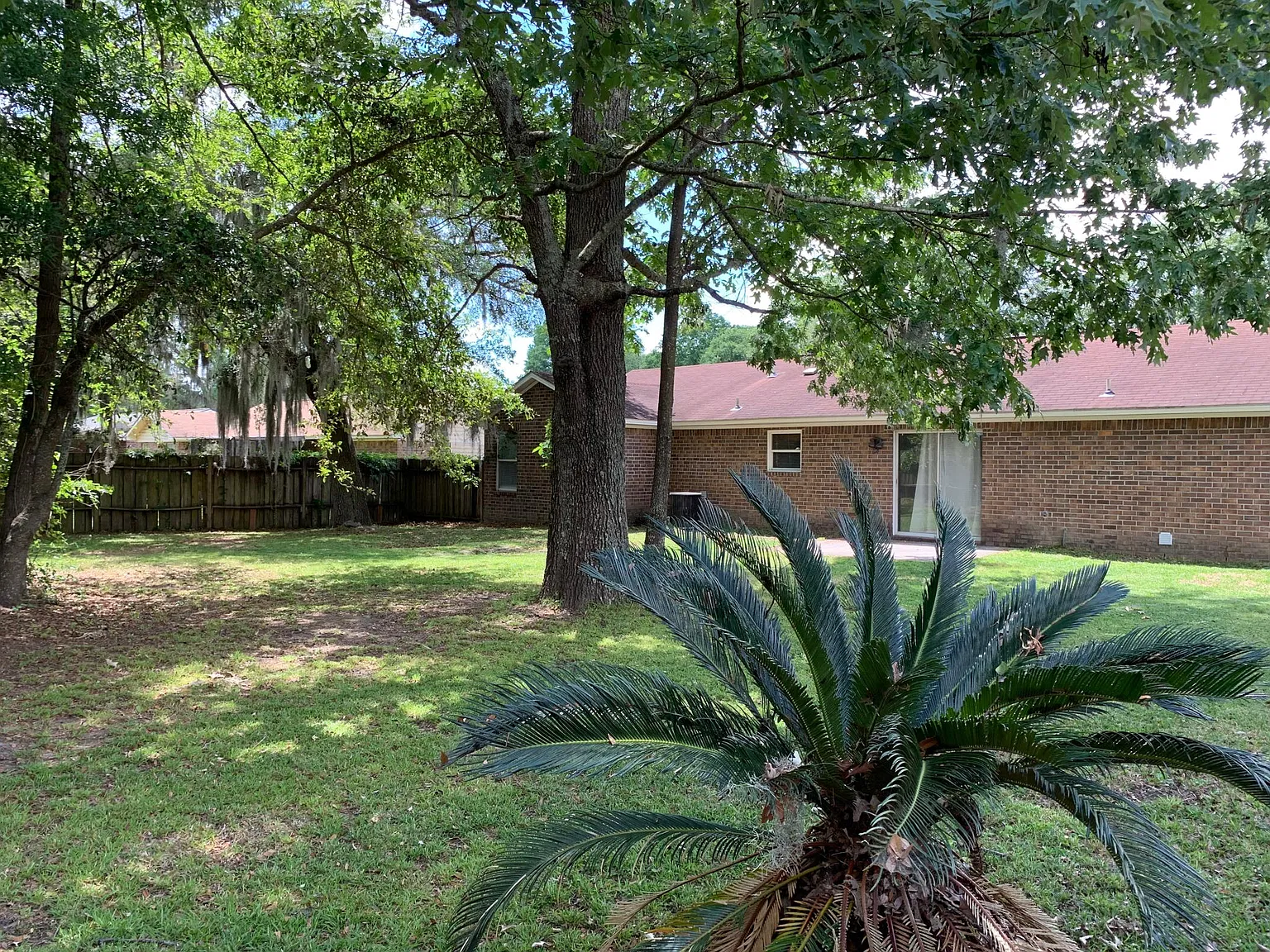 1226 Roberts Way — Photo 2