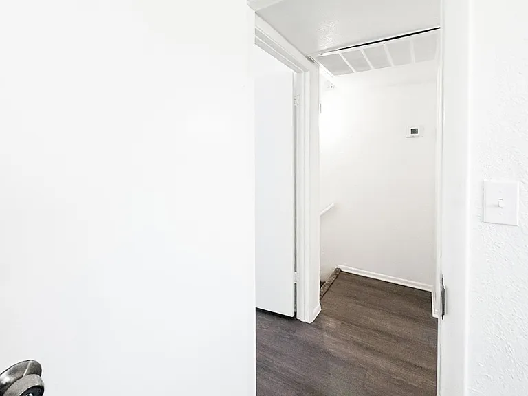 13020 N 21st Pl — Photo 2