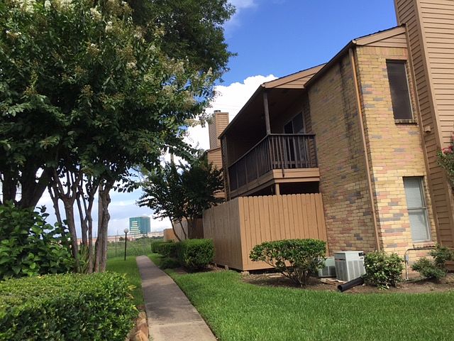 1st image of 10555 Turtlewood Ct Unit 1101