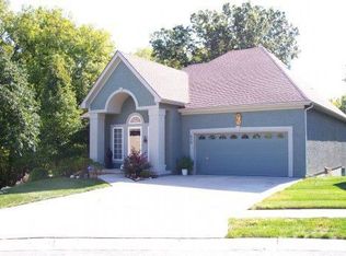 674 Rosewood Ct, Liberty, MO 64068