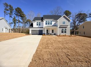 839 Southerland Peak Dr, Raeford, NC 28376