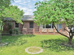 5446 Vincent Ave, Waterford, MI 48327