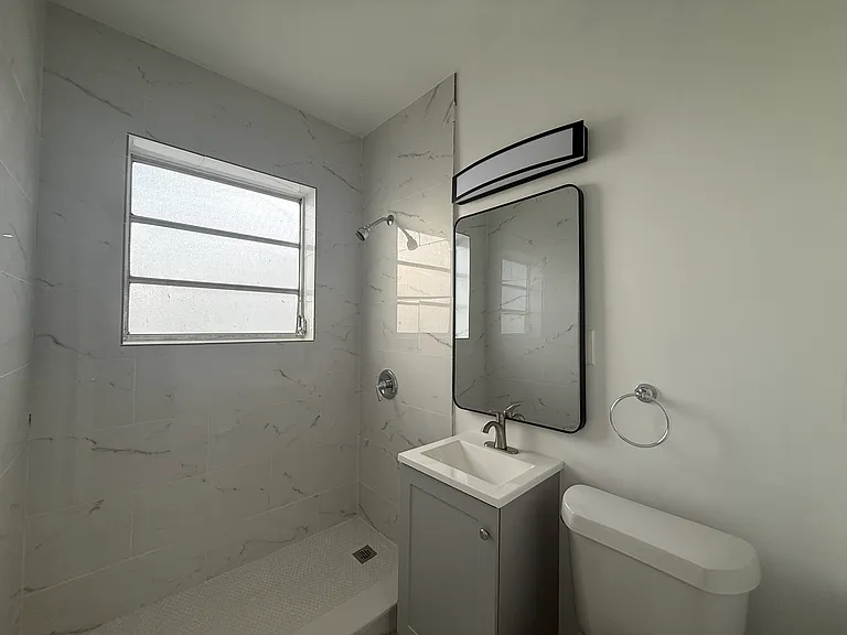 615 82nd St #3 — Photo 39