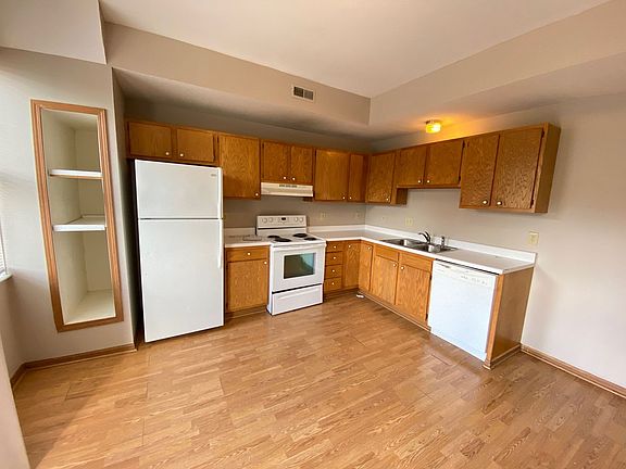 2nd image of 32-34 W Norwich Ave #32