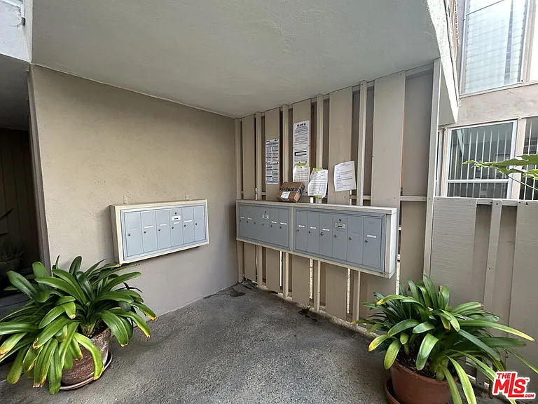 833 Moraga Dr #6 — Photo 20