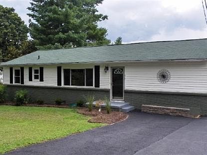 1st image of 400 Greenwood Dr