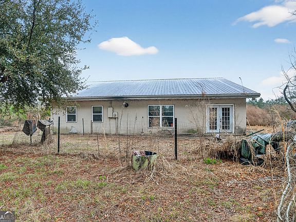 2nd image of 1075 Hasty Rd