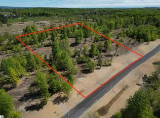 1029 E Solaris Way, Maple City, MI 49664