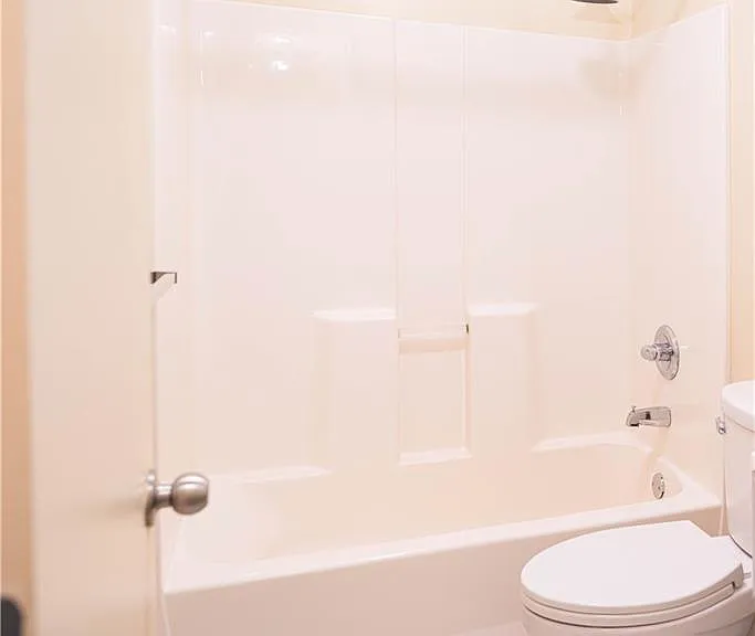 1146 Essex St #1 — Photo 6
