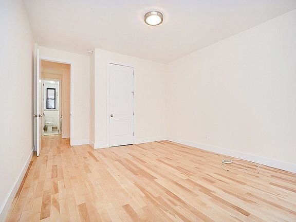 4th image of 31 Ocean Pkwy APT 3L