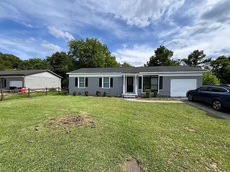 2830 Village Green Dr — Photo 1