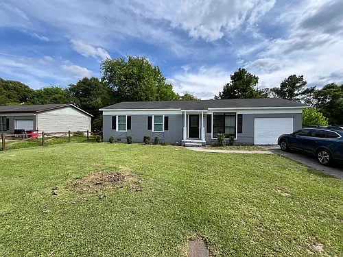 2830 Village Green Dr Photo 1 2830 Village Green Dr Photo 1