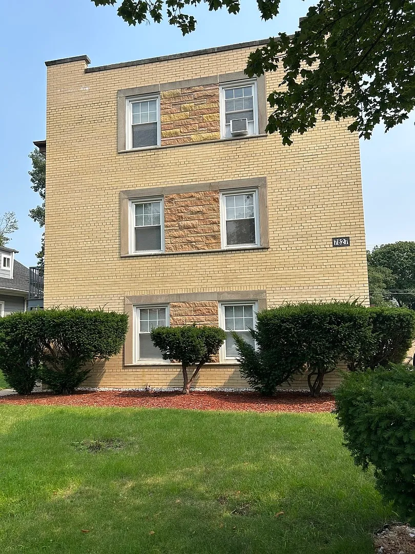 2 bed, 900 sqft, $2,000 — Photo 1