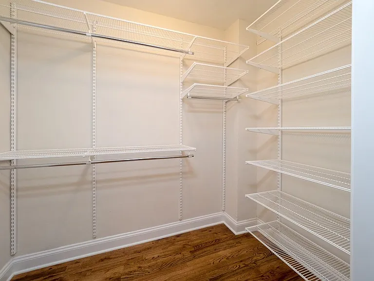1412 W Chase Ave — Photo 5