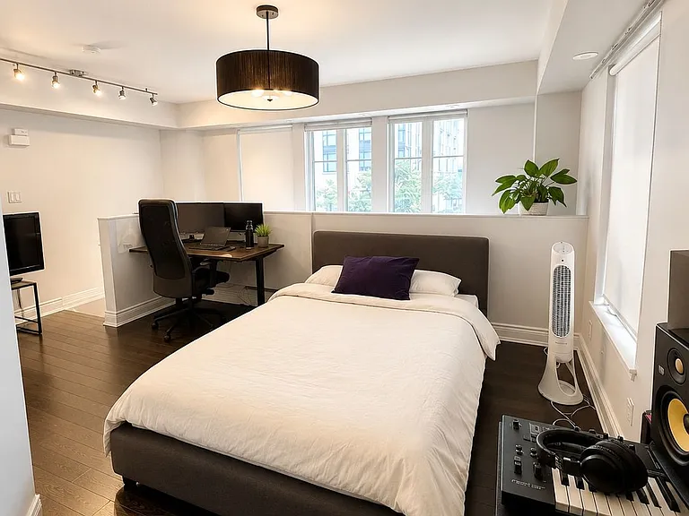 46 E Liberty St #512 — Photo 6