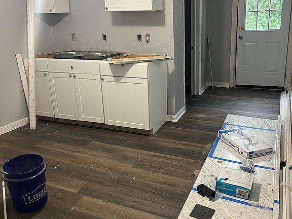 2nd image of 1017 Chestnut Aly