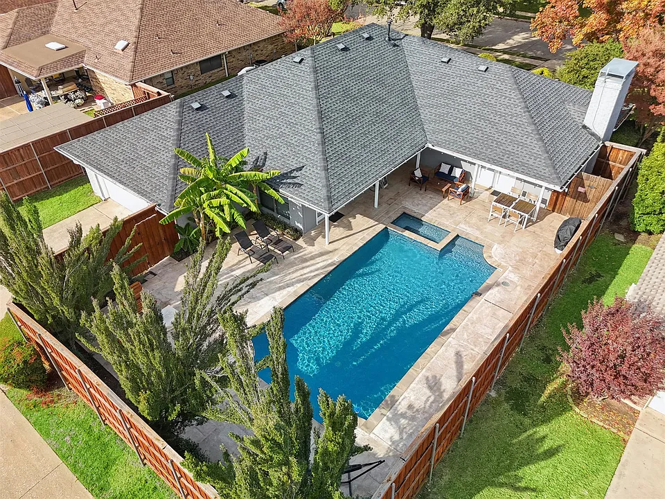 812 Green Brook Dr