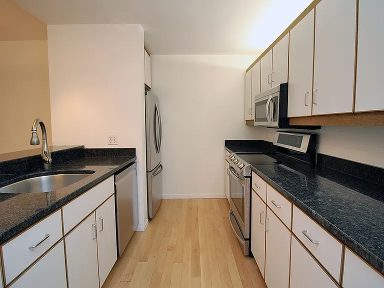 1710 S Harbor Way #205 — Photo 8