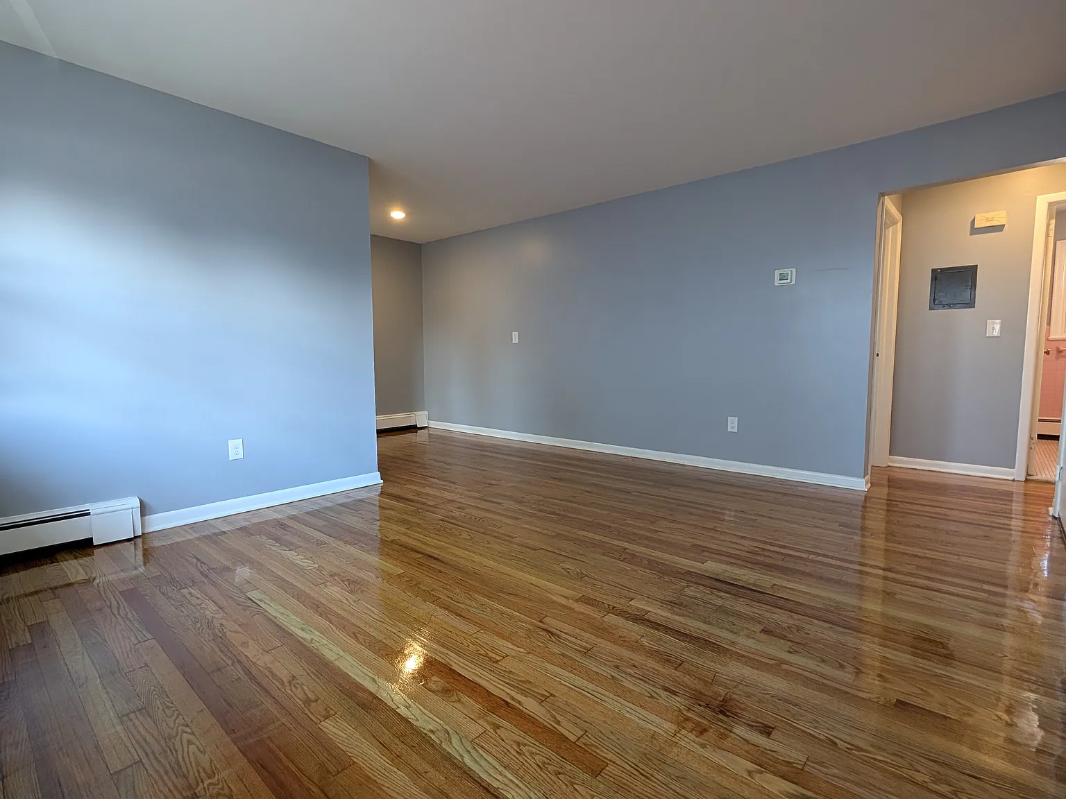 1 bed, 1000 sqft, $1,600 — Photo 3