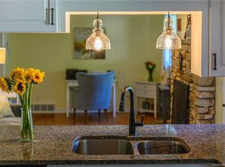 102 Prestwick Dr, Hendersonville, NC 28791