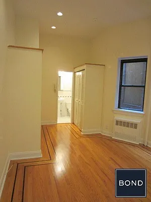 Rented by Bond New York | media 8