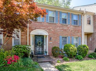 6682 Midhill Pl, Falls Church, VA