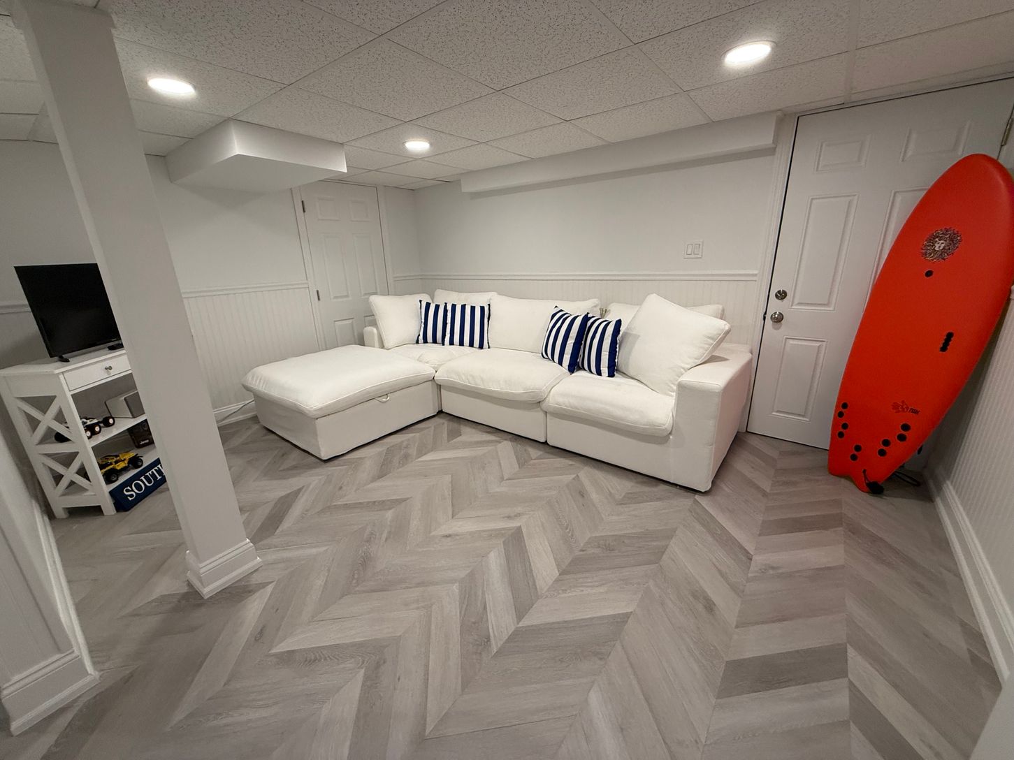  2nd Living Room 
