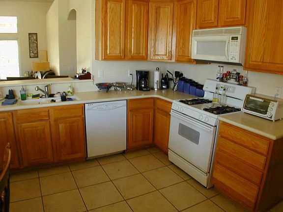 3rd image of 867 Manzanita Dr