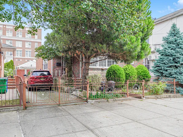 2421 West 1st Street image 4 of 30