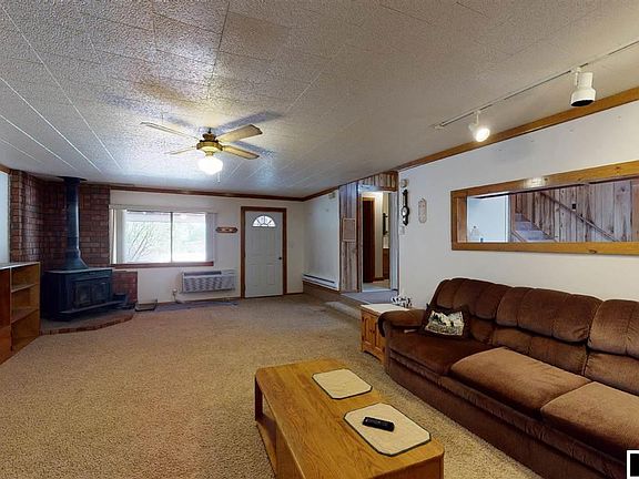 3rd image of 489 Fairview Ln