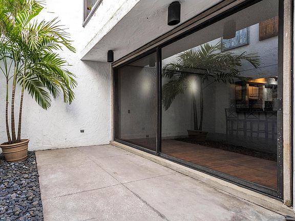 2nd image of 515 Avenue B NW #515