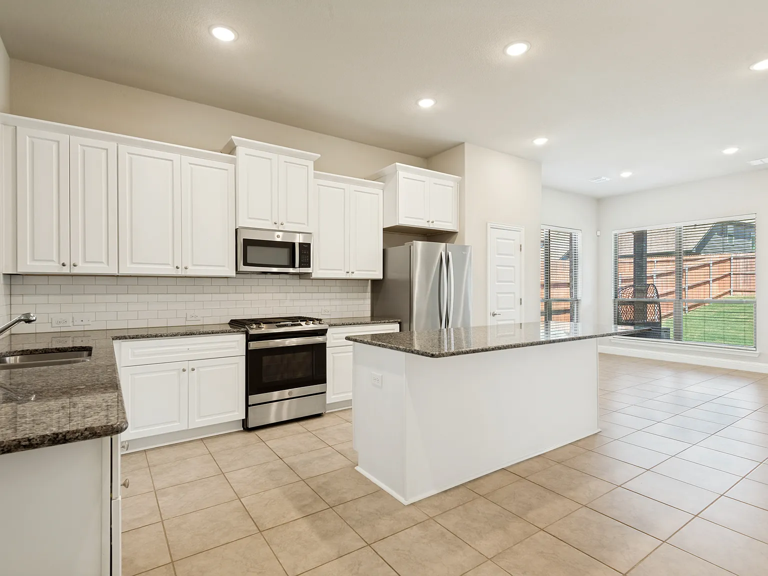 3 bed, 1750 sqft, $2,300 — Photo 2