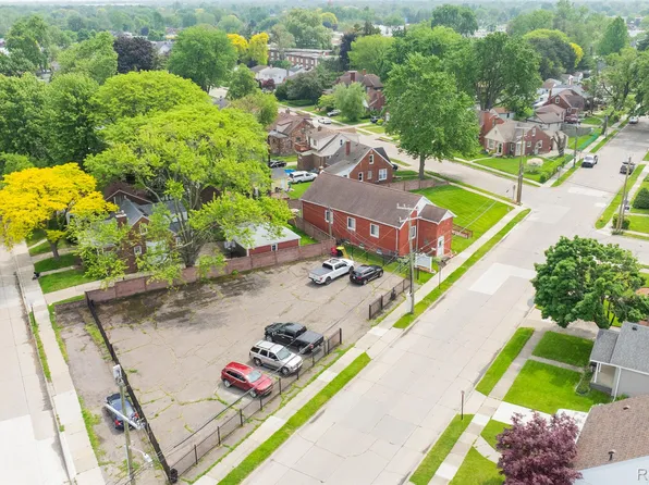 22308 Linwood Ave, Eastpointe, MI 48021