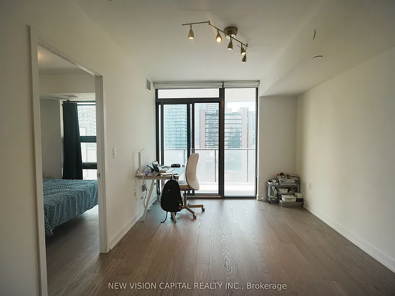 11 Wellesley St W #1703 — Photo 6