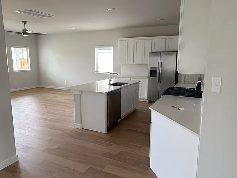 876 Sunflower Rd — Photo 3