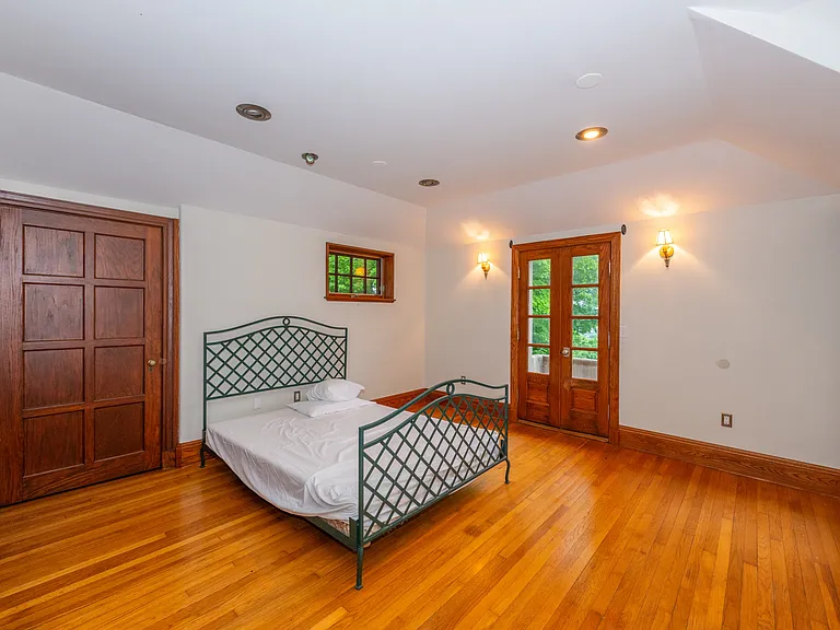 50 Rock Spring Rd — Photo 31