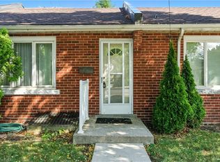 24 Macklin St N, Hamilton, ON L8S3S1