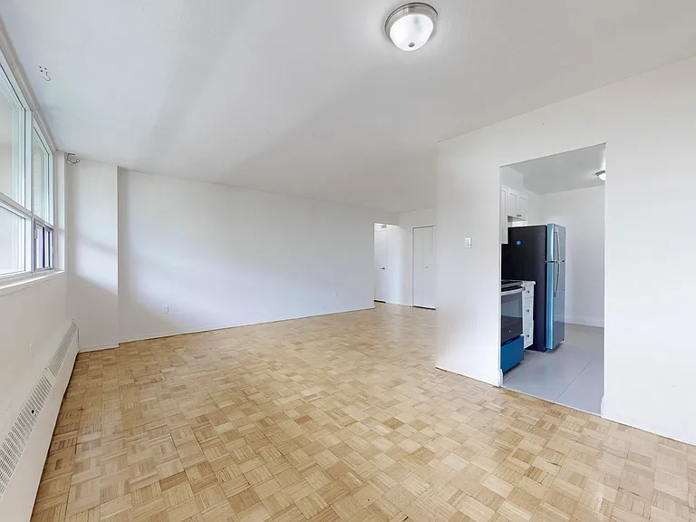 601 Finch Ave W — Photo 7