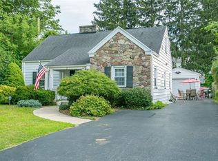 21 Brooklea Dr, Rochester, NY 14624