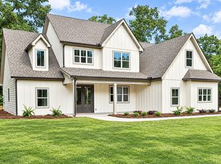 43 Oak Rd, Locust Grove, GA 30248