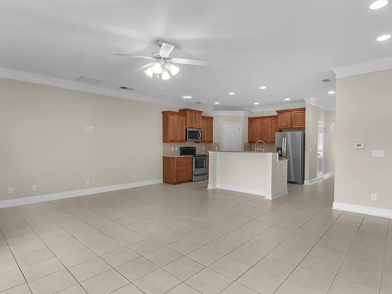 125 Ventura Pl — Photo 17