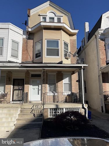 1st image of 117 W Sharpnack St