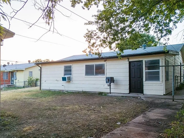 809 Shady Ln — Photo 18