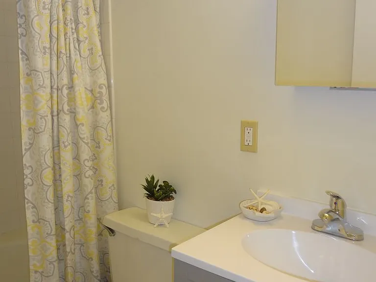 432 S Greensboro St — Photo 17