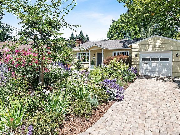 5th image of 351 Barton Pl