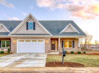 8486 Whistling Straits Dr, Radford, VA 24141