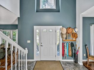 1127 Mohican Rd, Lake Ariel, PA 18436