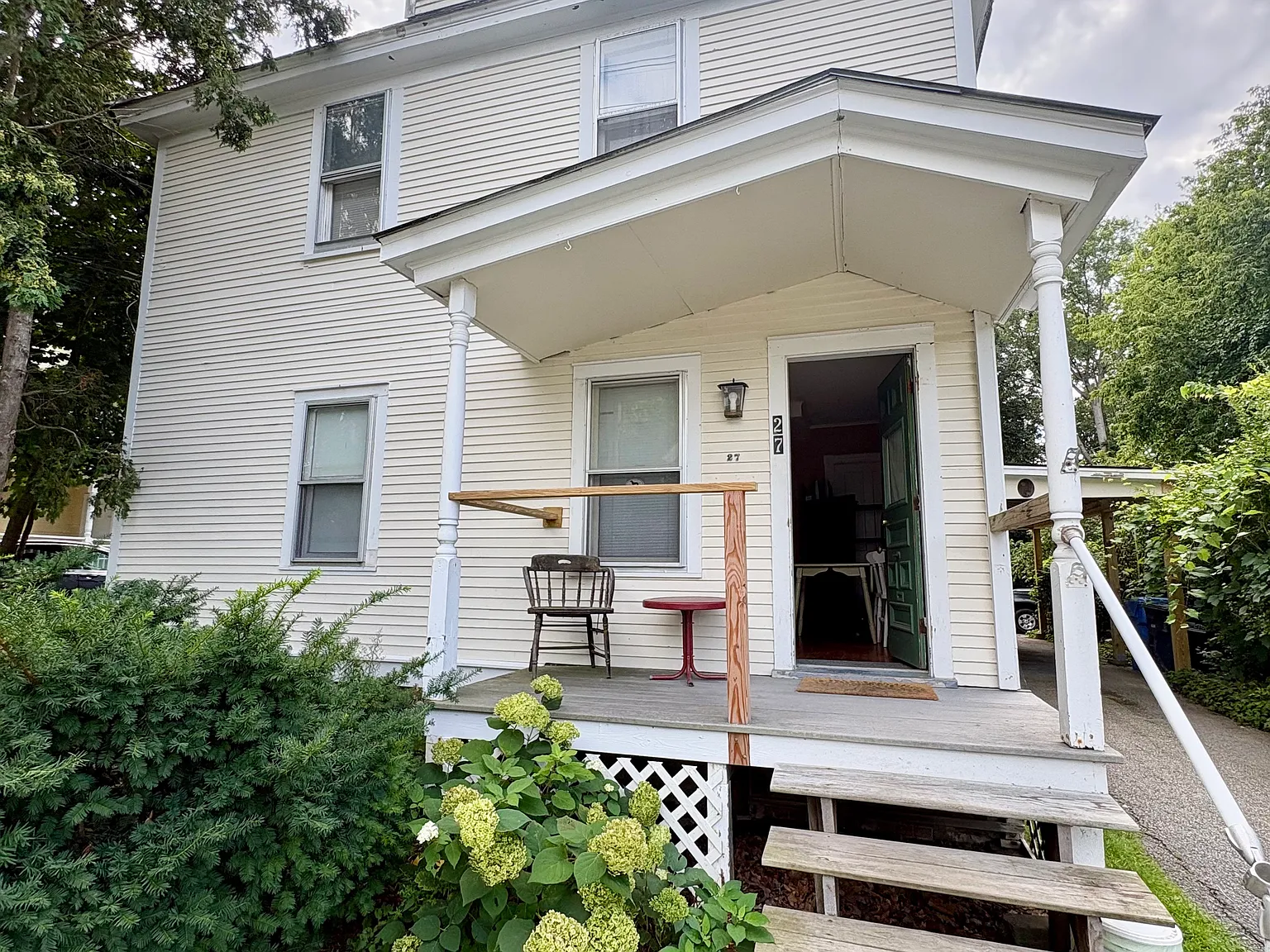 2 bed, 750 sqft, $1,950 — Photo 1
